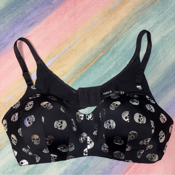 Torrid Black/White Skull Push-Up swim set women’s size 40D top , size 2 bottoms - Picture 8 of 10